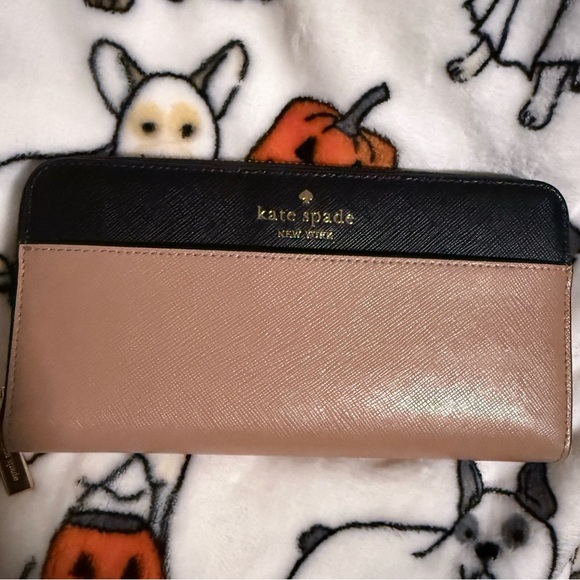 Kate Spade Madison Colorblock Sarafino Leather Black and Cream Wallet - Picture 4 of 7